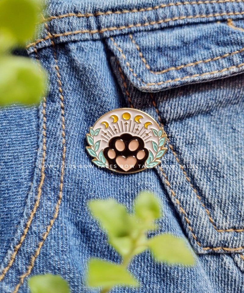 Paw enamel Pins
